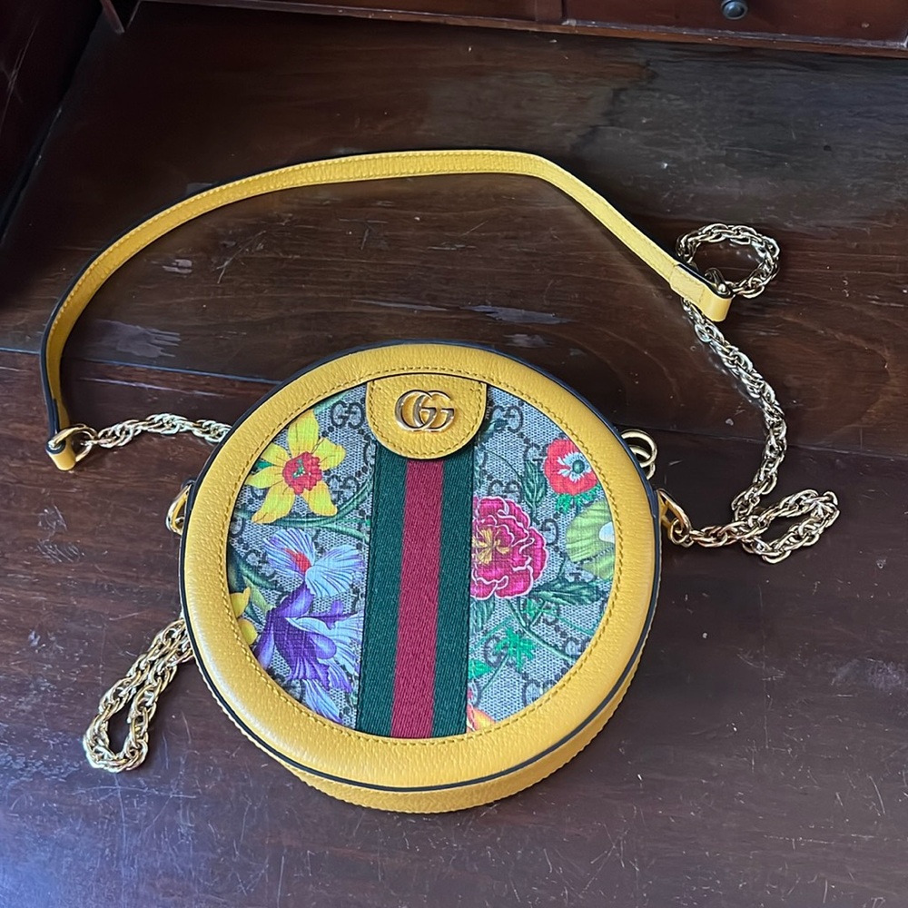 Authentic Gucci canteen bag